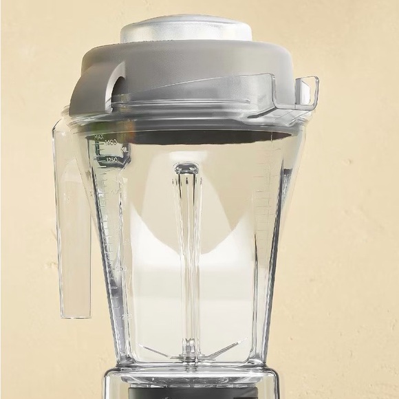 Vitamix 48oz Container With Tamper - Used - Picture 12 of 12